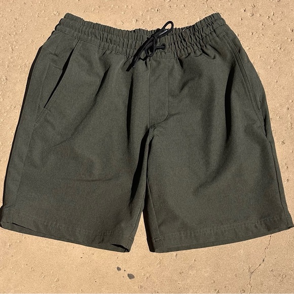 🌈 Old Navy Mens Go-H20 Stretch Tech Shorts size SMALL.🌈 - Picture 1 of 6